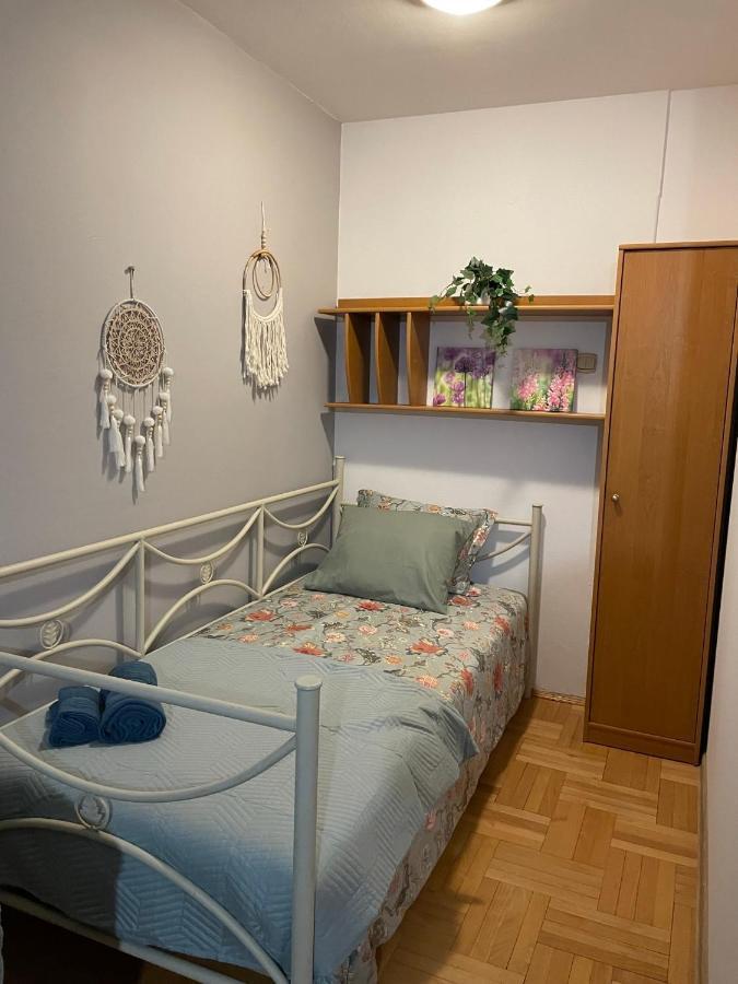 Hostel Do Wynajecia - Podwislocze 8a Rzeszow