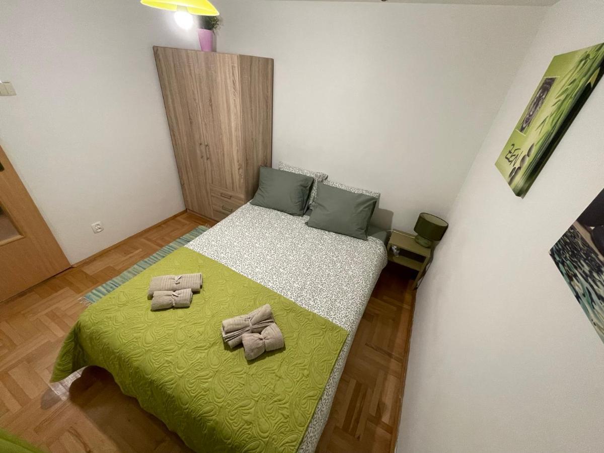 Hostel Do Wynajecia - Podwislocze 8a